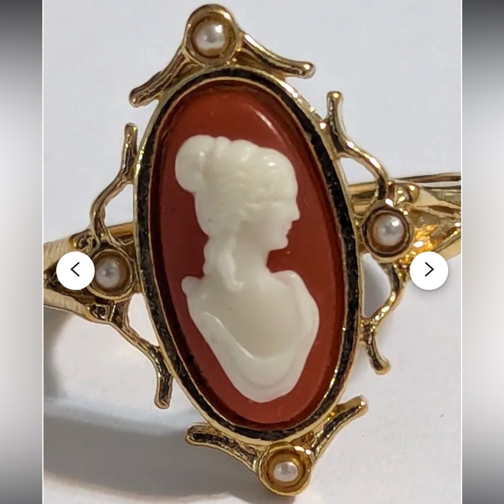 Antique Avon gold ring.